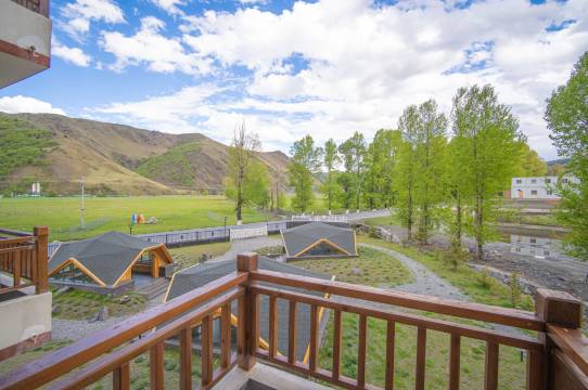 山屿漫居·Isle Wandering酒店(康定新都桥店)图片