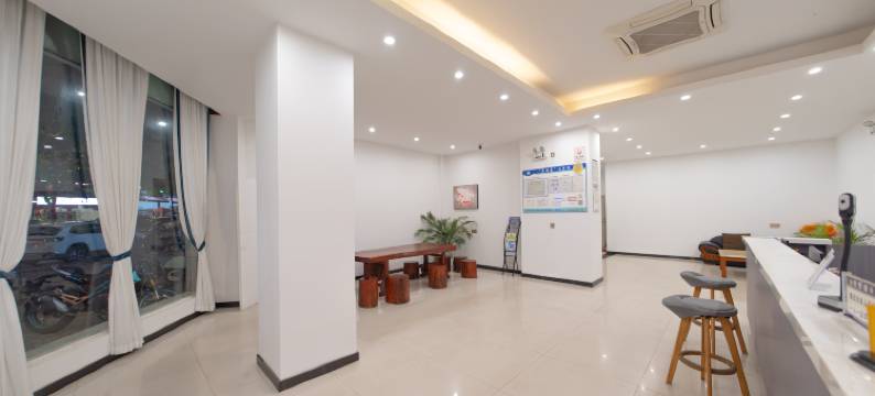 瑞丽华庭酒店图片