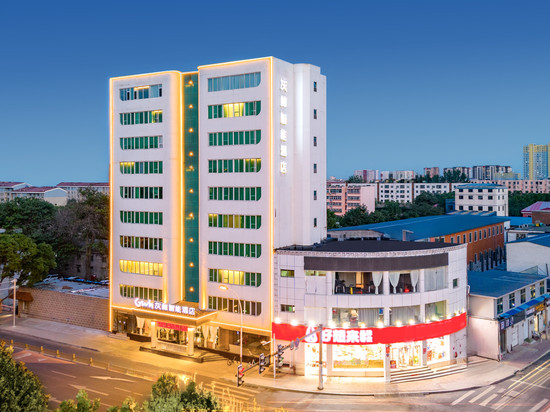 灰鲸智能酒店(保定军校广场河北大学店)