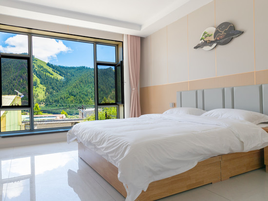 祁连峰林苑民宿