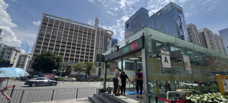 主题公寓(深圳会展中心岗厦地铁站店)图片