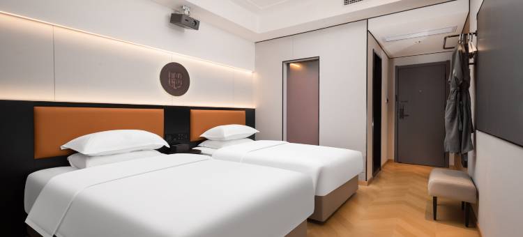 零壹电竞影音酒店(黄冈浠水客运站店)图片