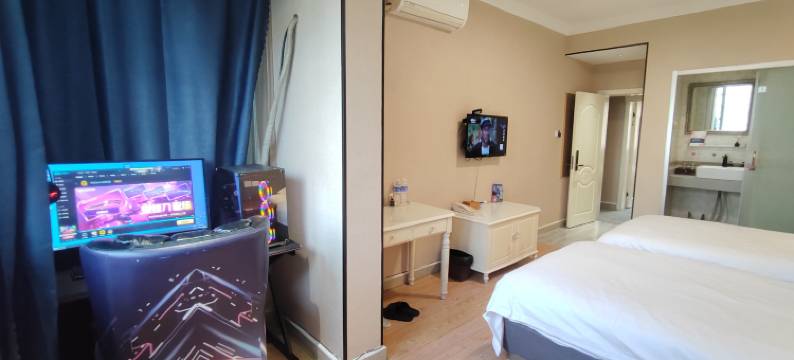 柏舟电竞酒店(彭州高铁站天府中路店)图片