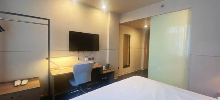 艺龙瑞云酒店(青岛城市阳台景区西海岸汽车总站店)图片