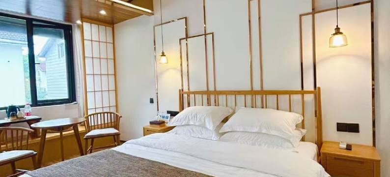 巷往西湖边民宿(西湖风景区雷峰塔店)图片