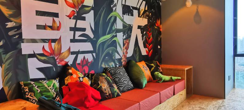 松可赞·智慧青旅(重庆西站二郎轻轨站店)图片