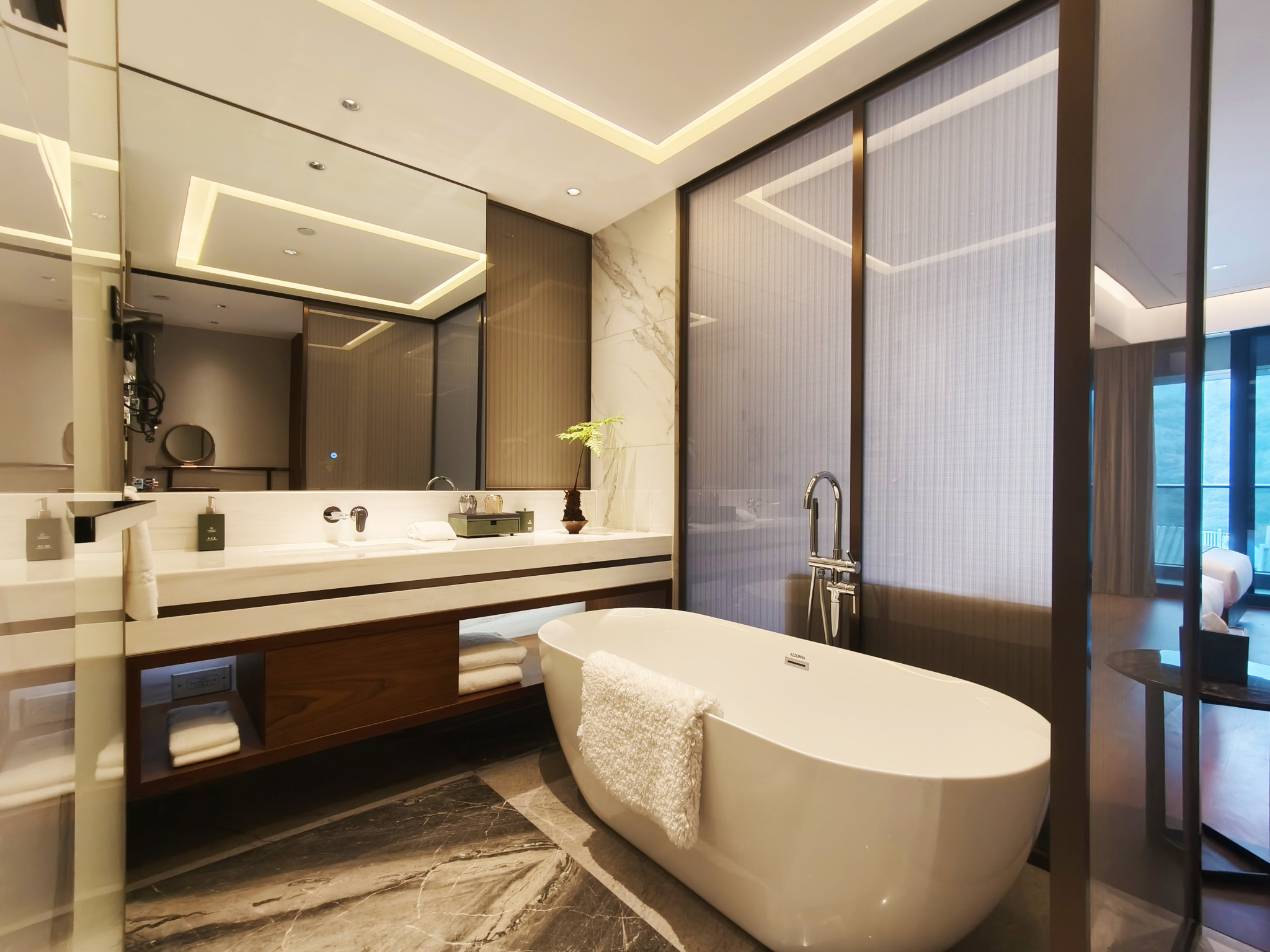 LANDISON RETREAT XIWU HANGZHOU Over view