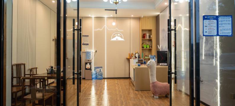 芙蓉镇云栖·Life轻奢设计美宿(芙蓉镇景区大瀑布店)图片