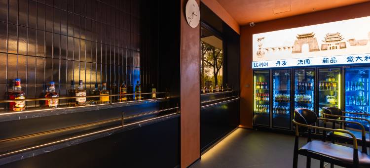 曼美致华酒店(醴陵火车站陶瓷烟花市场店)图片