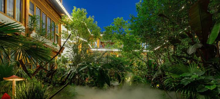 花语水岸·Alice in Wonderland客栈(爱丽丝仙境总店)图片