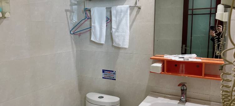 泓昌酒店(丽水学院店)图片