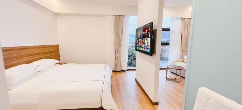 誉涧智选酒店(都江堰高铁站融创乐园店)图片