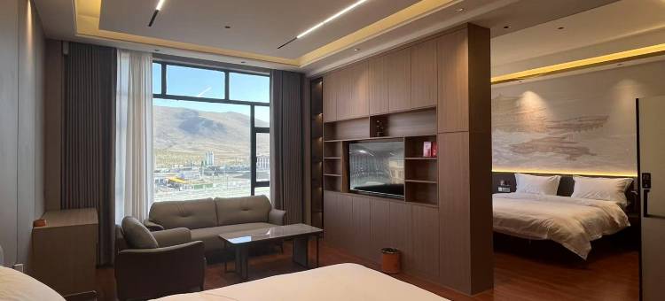 久治瀚世华庭大酒店图片