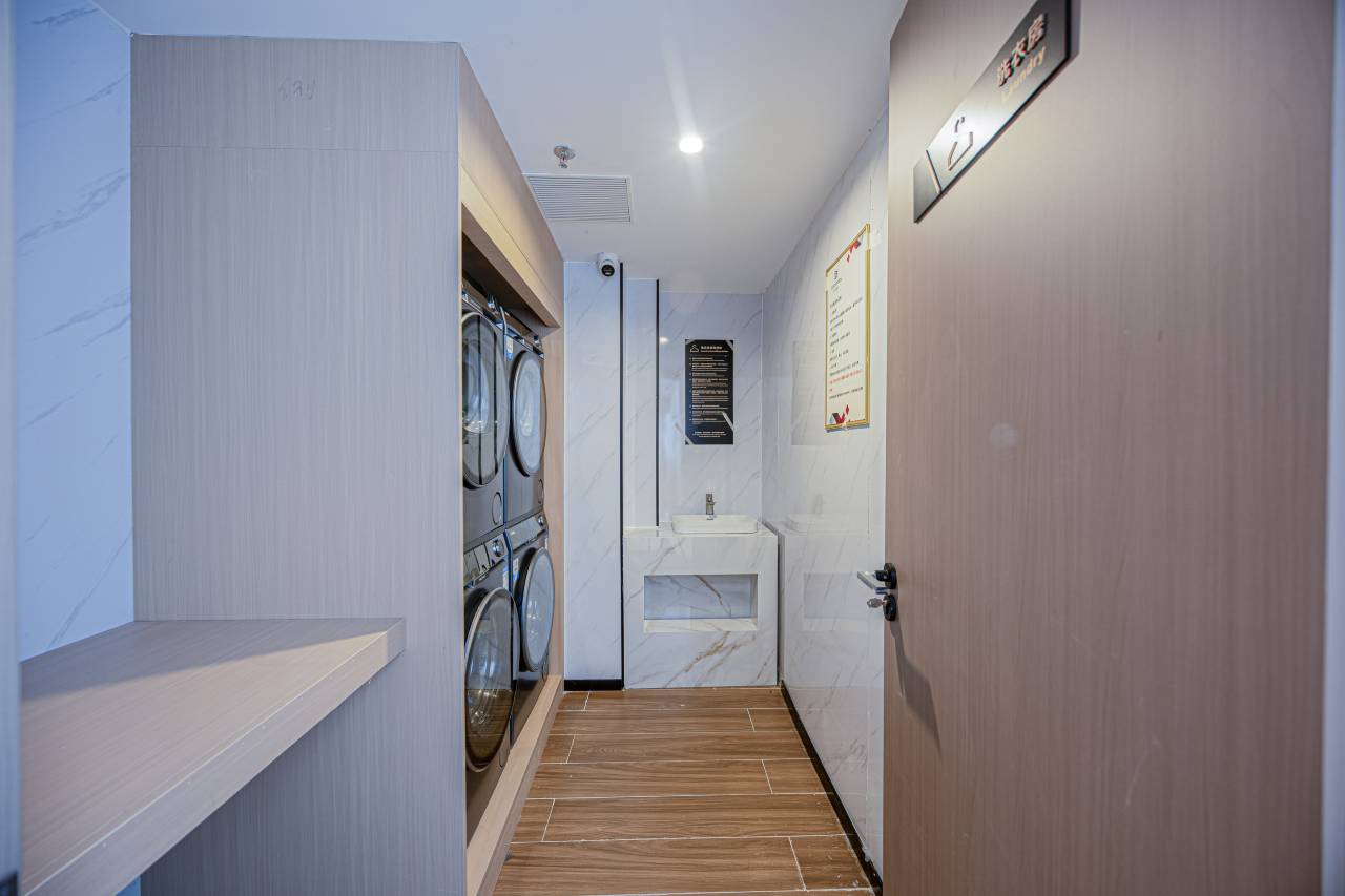 柏曼酒店(珠海情侣路海滨泳场店)图片