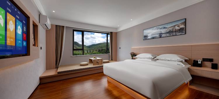 霖勤智能酒店(丽江高铁站店)图片