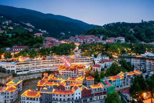 庐山闲庭主题酒店(庐山风景名胜区牯岭镇街心公园店)图片