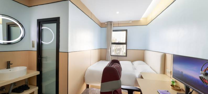 星辰小站电竞酒店(成都双流机场川大江安校区店)图片