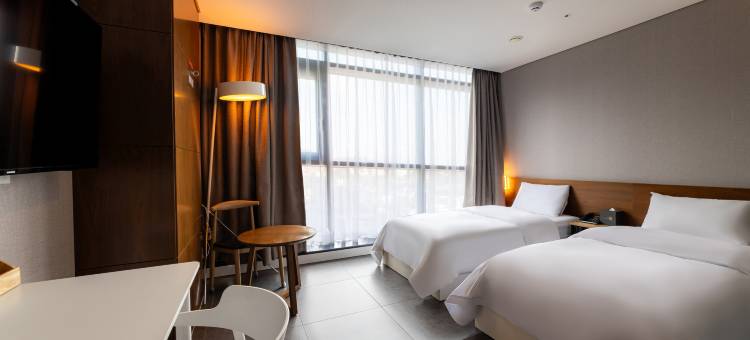 首尔车站德塞纳尔斯酒店(Hotel the Designers Seoul Station)图片