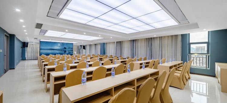 鑫柏源酒店(遵义苏州路国贸购物中心店)图片