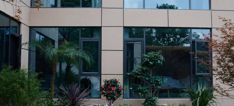 峨眉山依山归隐酒店(清音阁景区店)图片