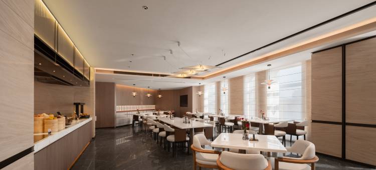 库尔勒人民广场建设桥亚朵酒店图片