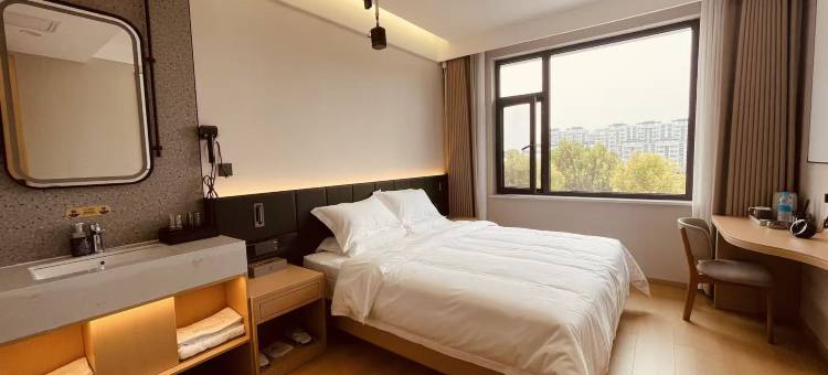 辰煜·臻选酒店(万荣香江广场店)图片