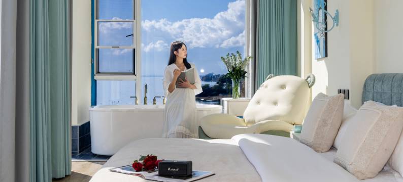 海恋|Cloud Nest·云栖蓝湾·设计师无边泳池度假民宿(洱海店)图片