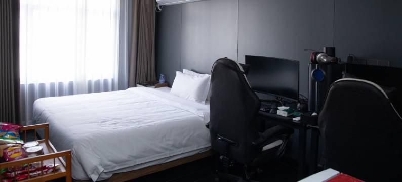 茂名昊铂尔电竞公寓(电白区人民政府店)图片