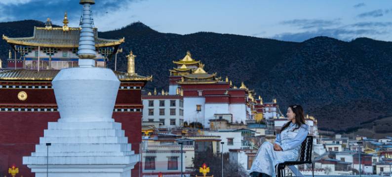 松赞林里雪山湖泊景观酒店(香格里拉松赞林寺景区内店)图片