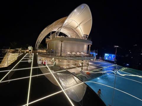 威兰汀·天际高空泳池酒店(西双版纳景洪告庄西双景星光夜市店)图片