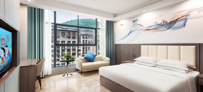 黔东逸居酒店(凯里学院高铁南站店)图片