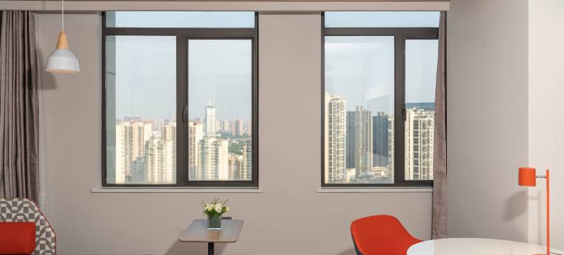 南昌智选假日酒店(青山湖风景区八一广场店)图片