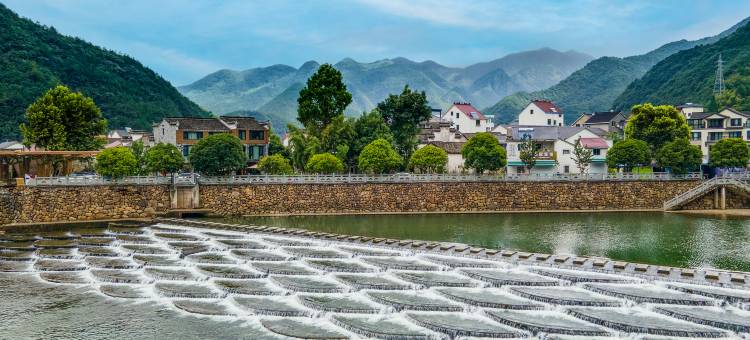 杭州青山影全屋智能180°山居湖景咖啡美宿(富阳龙鳞坝景区店)图片