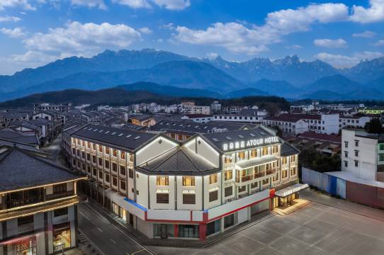 九华山风景区佛光大道亚朵酒店