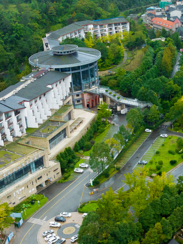 China Railway Huashuiwan Hot Spring HotelOver view