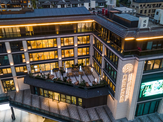 珠海九椽翠湖邸酒店(唐家湾站翠湖高尔夫店)