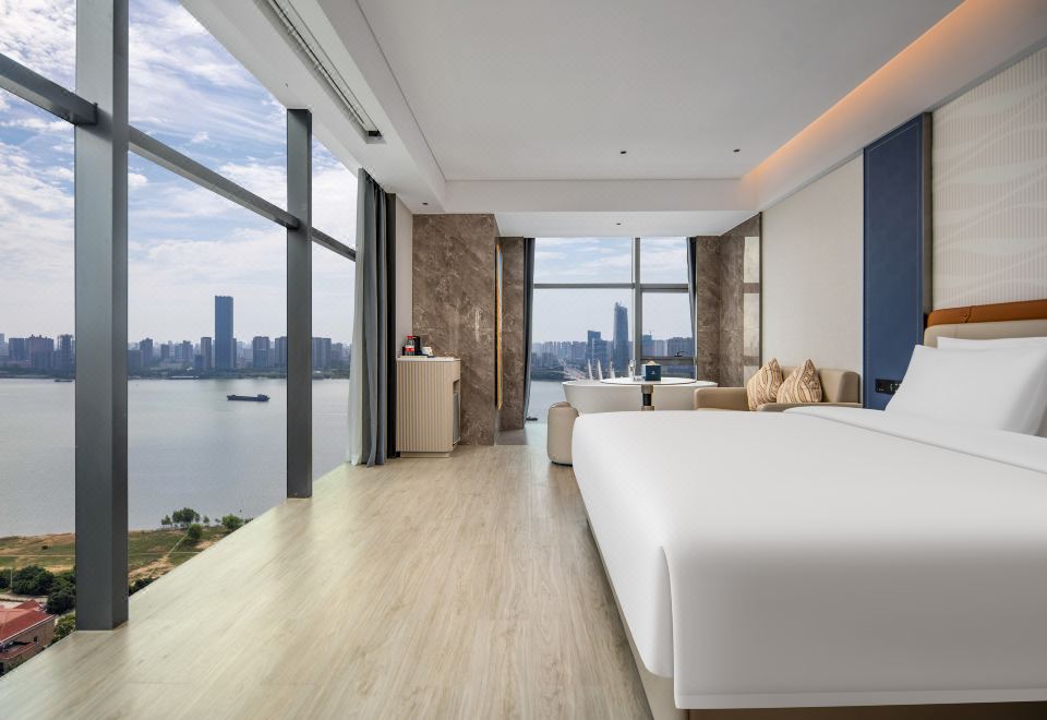 菲伦高空江景酒店（南昌万象城摩天轮之星店） 图片3