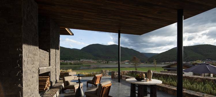 泸沽湖岚岳酒店图片