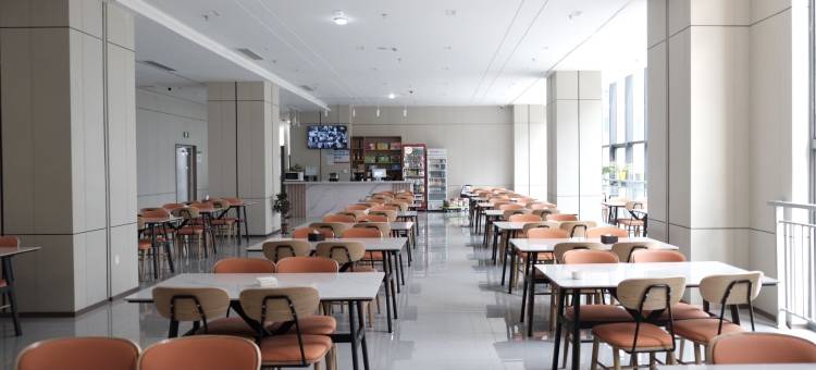 华怡城酒店(天山国际机场店)图片
