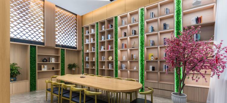 万信R酒店(武汉华中科技大学东校区佳园路地铁站店)图片
