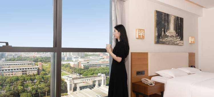 南昌县颐朵丨COMMERCIALHOTELS酒店(江西师范大学太子殿地铁站店)图片