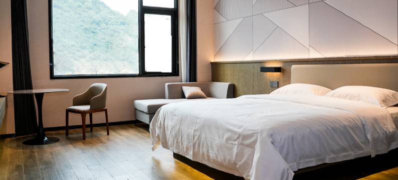 柏曼酒店(南丹洞天酒海店)图片