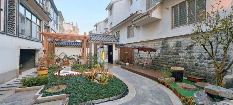 栖隐民宿(万岁山武侠城开封大学店)图片