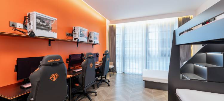 布尼顿电竞酒店(润达国际店)图片