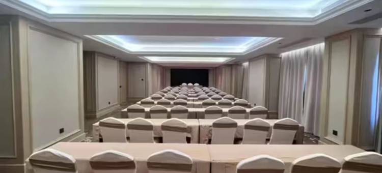 如家UP华驿精选酒店(济南工业南路绿地国金中心店)图片