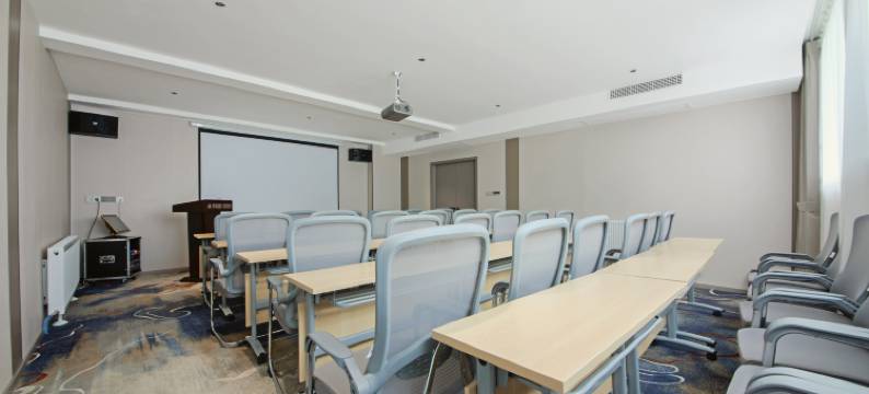 都江堰半岛缘温泉酒店(融创乐园熊猫谷店)图片