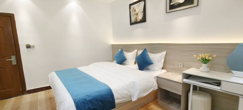 清馨居民宿(凤凰古城店)图片