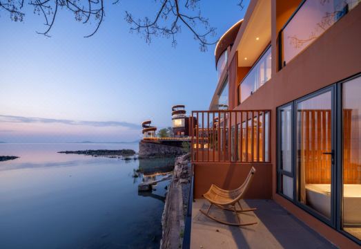 Suzhou Lim · Orange Bay Lake View Homestay over view