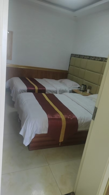 Zoige Mingzhu Business HotelHotel Overview