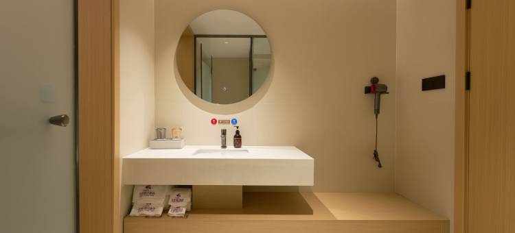 达州兰郡假日酒店(阳光耍都美食街店)图片